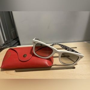Ray-Ban Wayfarer Rare Prints Collection - Comic Strip